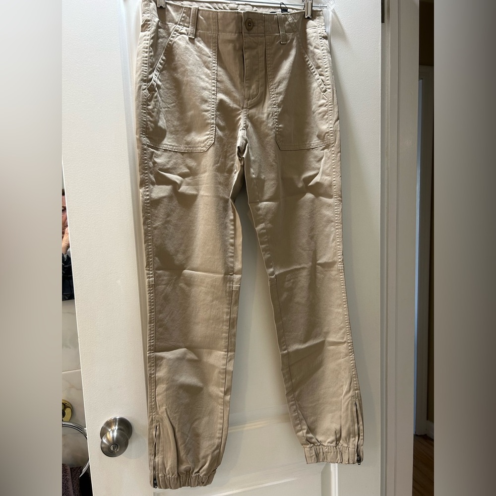NWT Banana republic khaki pant with elastic ankle